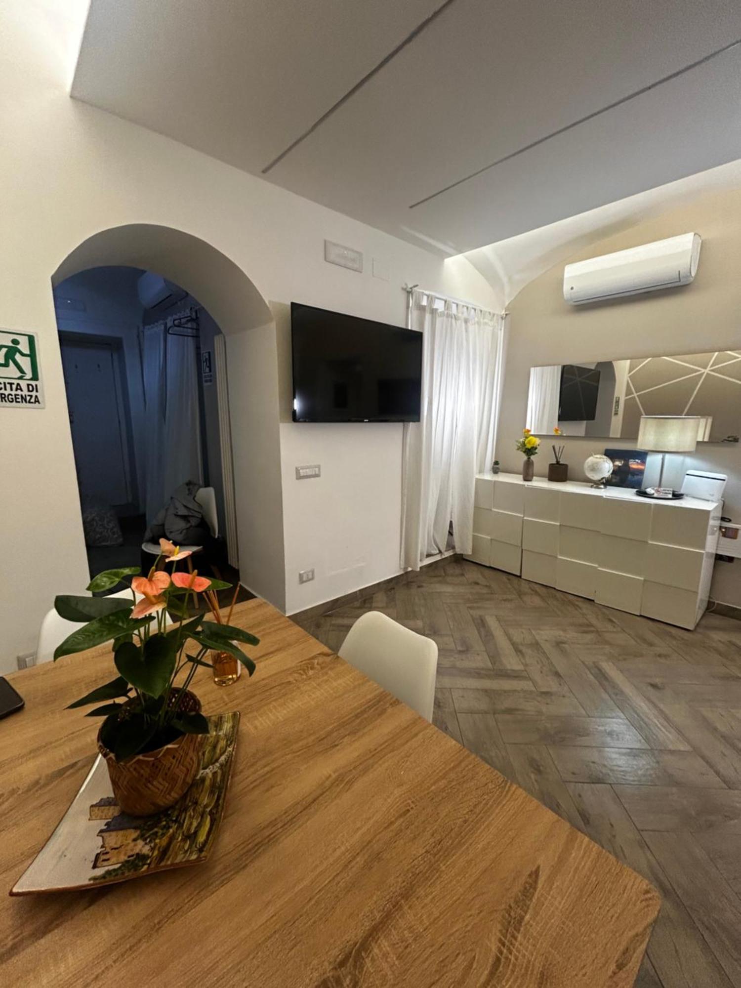 Nalusa Superior Chiaia - Nel Cuore Della Citta Naples